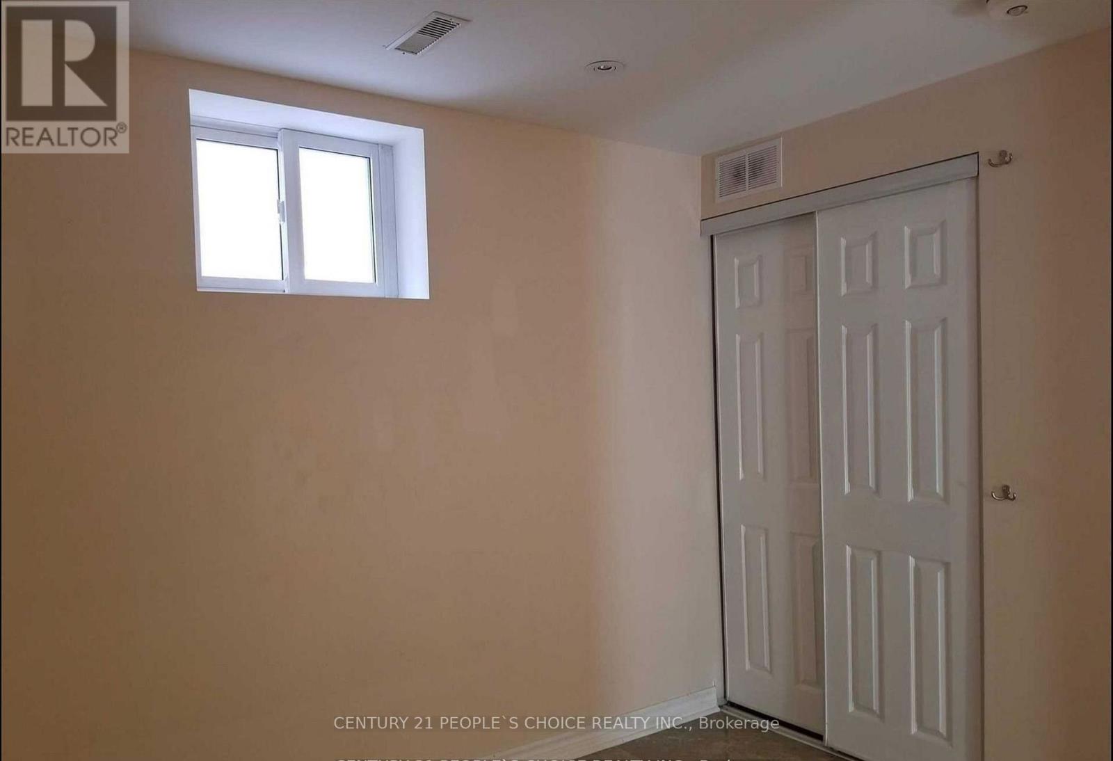 Lower - 5689 Sidmouth Street, Mississauga, Ontario  L5V 2H1 - Photo 5 - W12808320