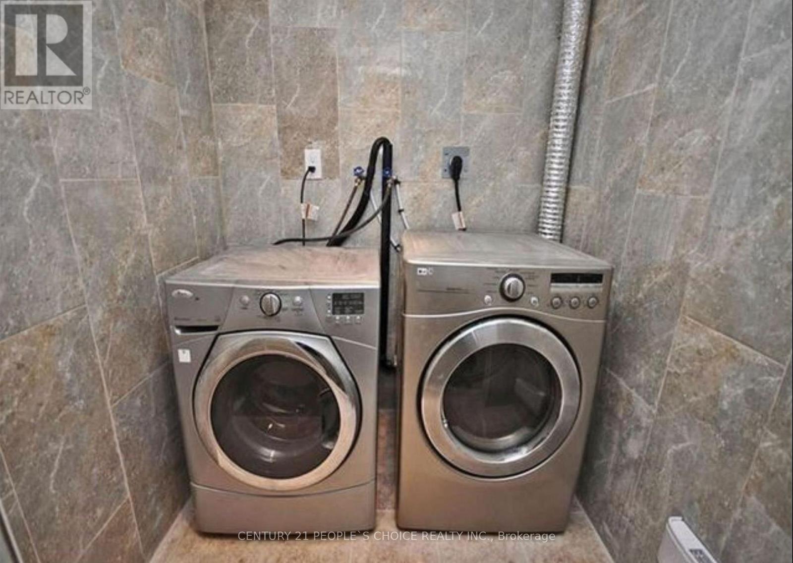 Lower - 5689 Sidmouth Street, Mississauga, Ontario  L5V 2H1 - Photo 9 - W12808320