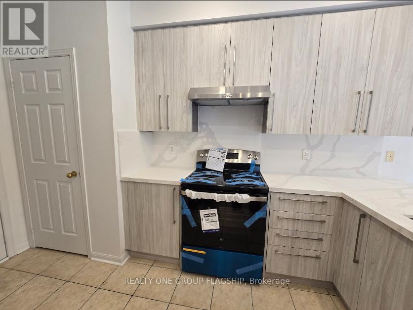 3957 Burdette Terrace, Mississauga, Ontario  L5M 7Z1 - Photo 13 - W12808330