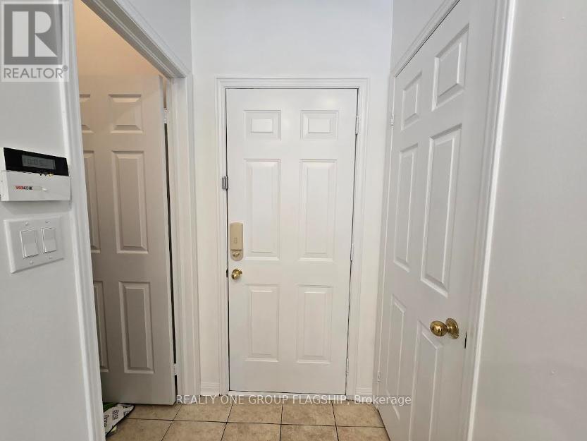 3957 Burdette Terrace, Mississauga, Ontario  L5M 7Z1 - Photo 14 - W12808330