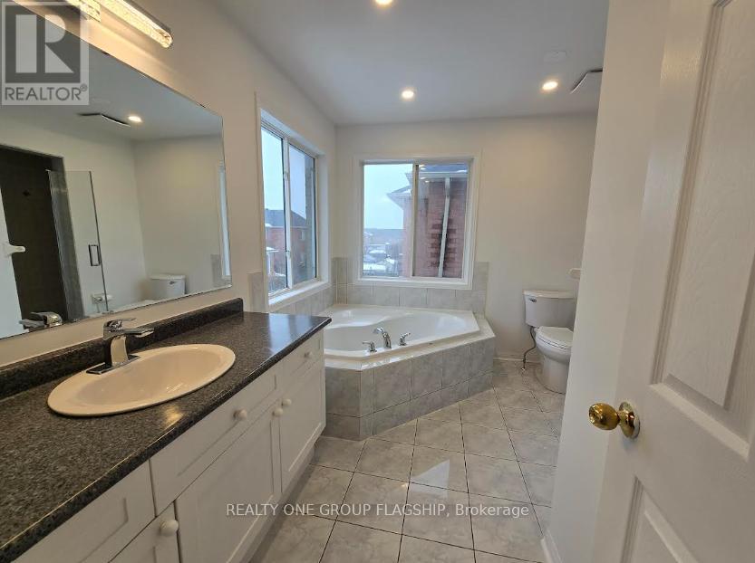 3957 Burdette Terrace, Mississauga, Ontario  L5M 7Z1 - Photo 21 - W12808330