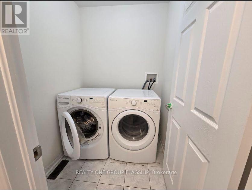 3957 Burdette Terrace, Mississauga, Ontario  L5M 7Z1 - Photo 26 - W12808330