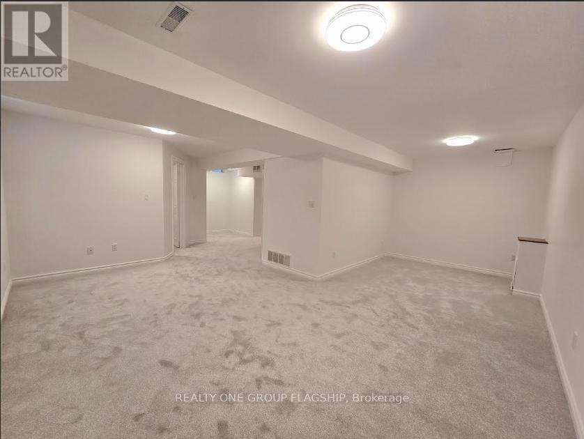 3957 Burdette Terrace, Mississauga, Ontario  L5M 7Z1 - Photo 32 - W12808330