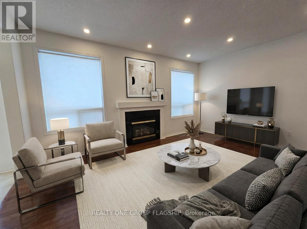 3957 Burdette Terrace, Mississauga, Ontario  L5M 7Z1 - Photo 7 - W12808330