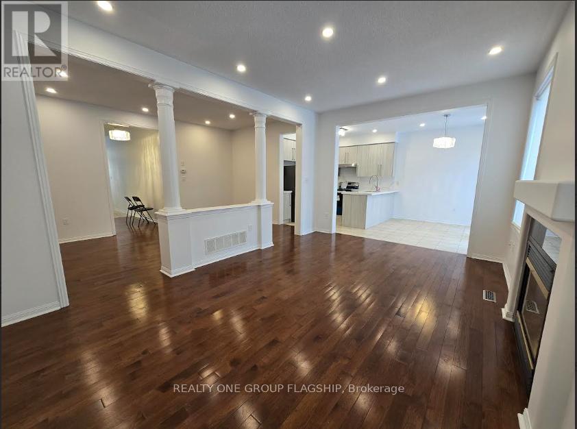 3957 Burdette Terrace, Mississauga, Ontario  L5M 7Z1 - Photo 9 - W12808330