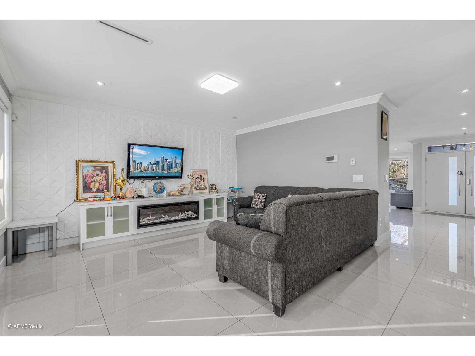 17268 61a Avenue, Surrey, British Columbia  V3S 4V7 - Photo 11 - R3089877