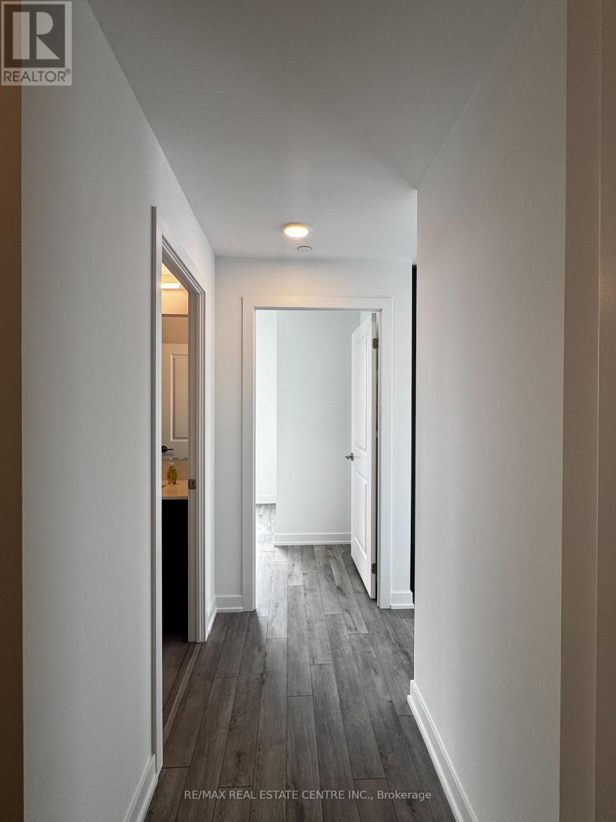 1117 - 15 Skyridge Drive, Brampton, Ontario  L6P 4S3 - Photo 3 - W12803264