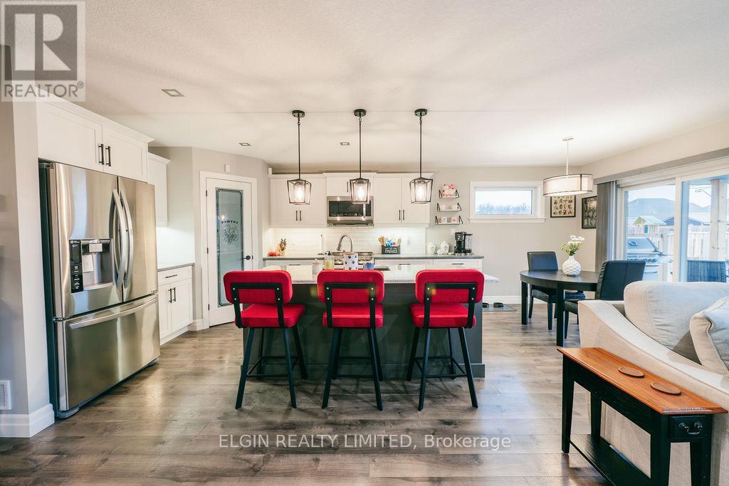 40 Glengariff Drive, Southwold, Ontario  N5P 3T2 - Photo 11 - X12808364