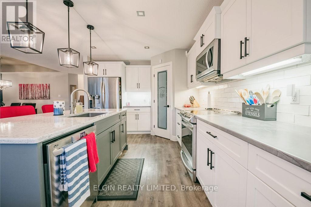 40 Glengariff Drive, Southwold, Ontario  N5P 3T2 - Photo 2 - X12808364