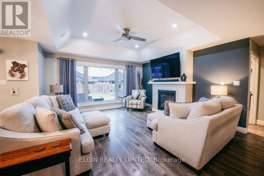 40 Glengariff Drive, Southwold, Ontario  N5P 3T2 - Photo 3 - X12808364