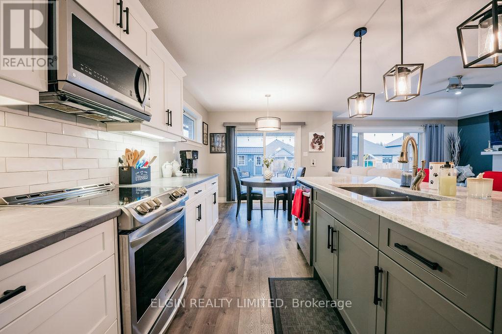 40 Glengariff Drive, Southwold, Ontario  N5P 3T2 - Photo 5 - X12808364