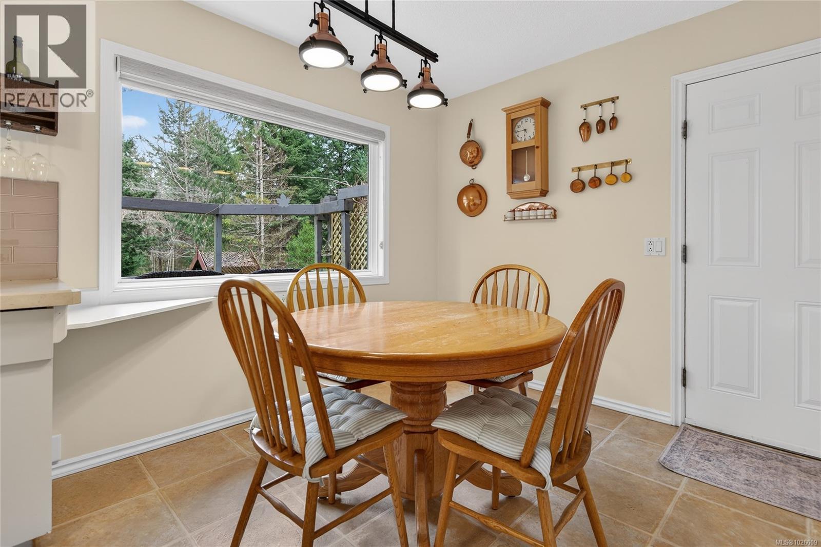 5611 Bates Rd, Courtenay, British Columbia  V9J 1X3 - Photo 16 - 1026609