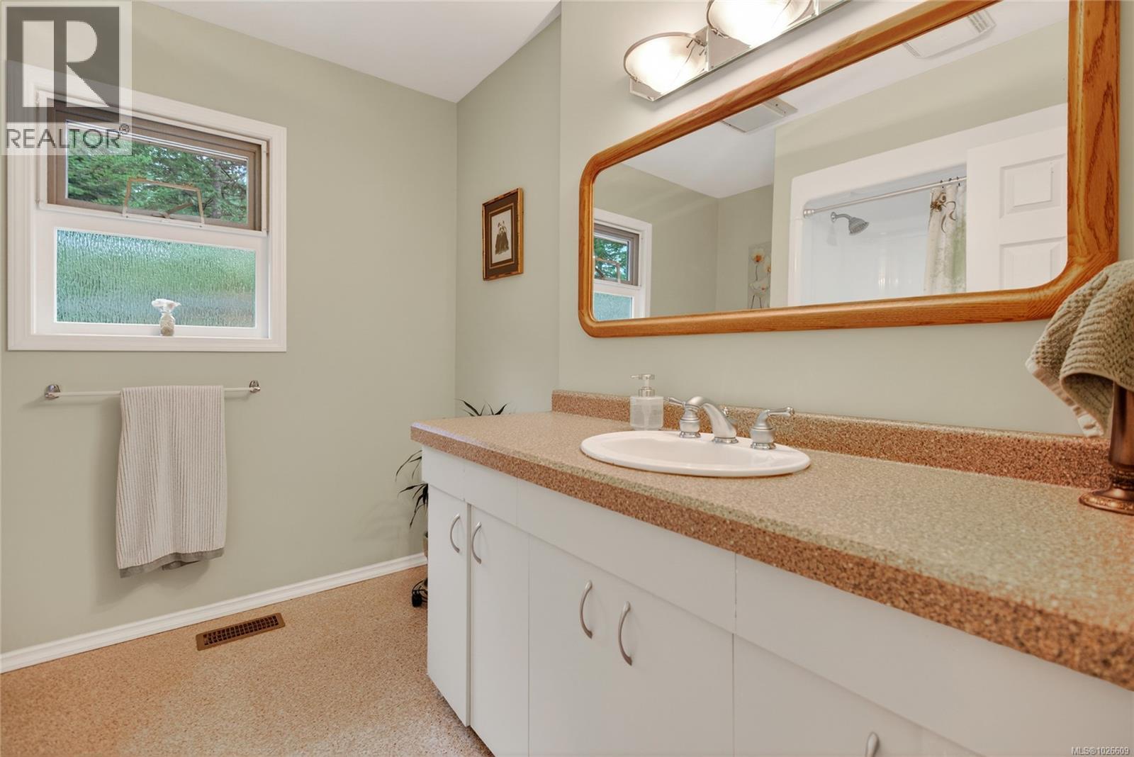 5611 Bates Rd, Courtenay, British Columbia  V9J 1X3 - Photo 23 - 1026609