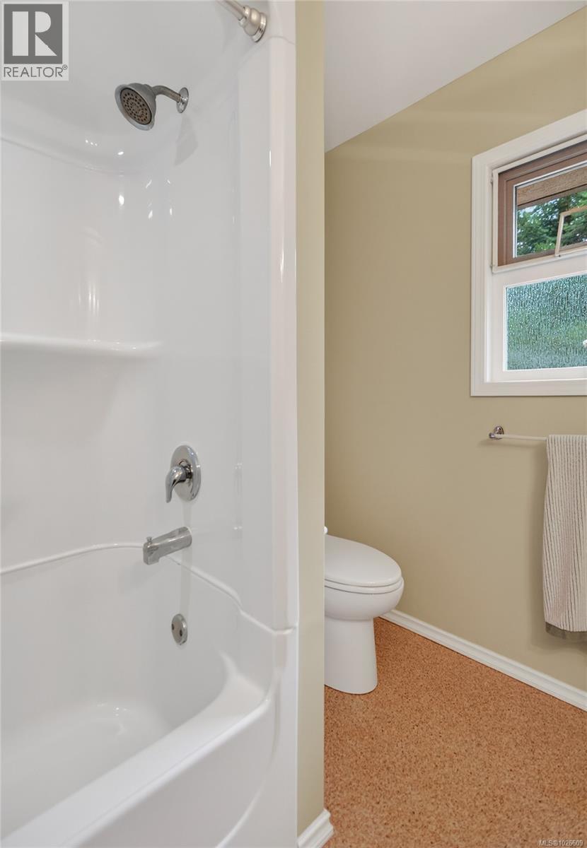 5611 Bates Rd, Courtenay, British Columbia  V9J 1X3 - Photo 24 - 1026609