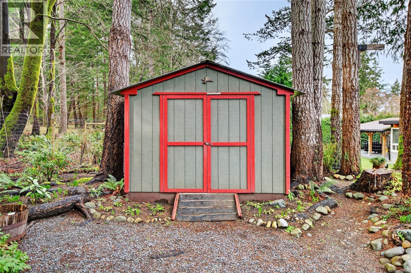 5611 Bates Rd, Courtenay, British Columbia  V9J 1X3 - Photo 40 - 1026609