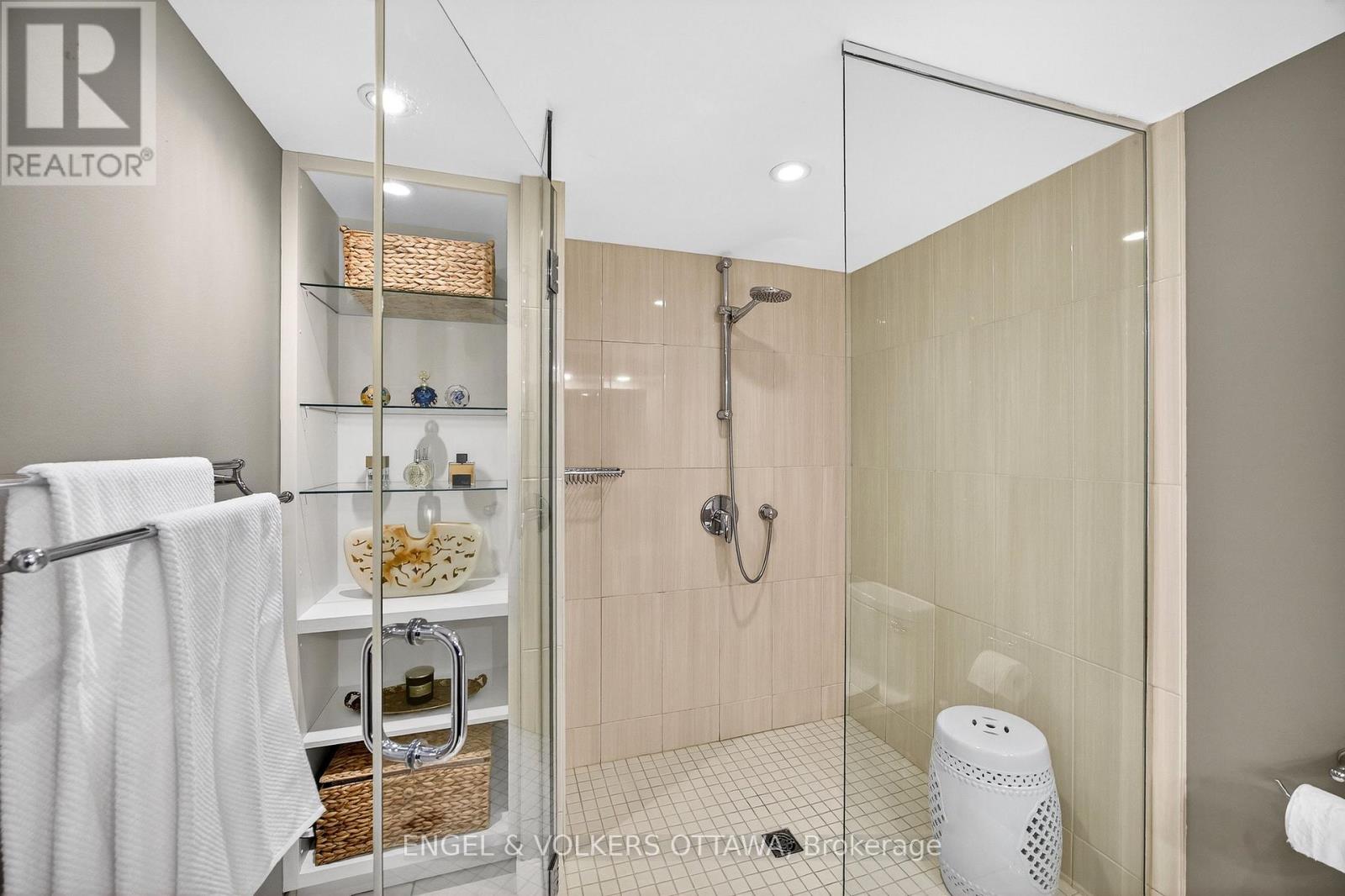 2404 - 160 George Street, Ottawa, Ontario  K1N 9M2 - Photo 37 - X12808372