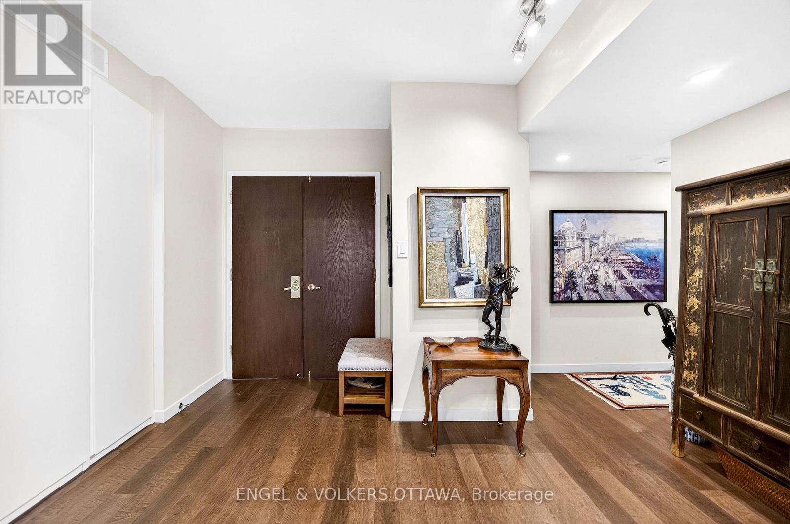 2404 - 160 George Street, Ottawa, Ontario  K1N 9M2 - Photo 5 - X12808372