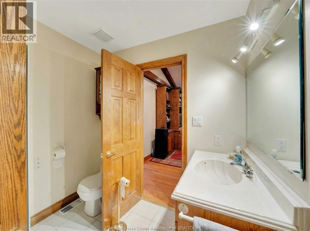 1069 Ouellette Avenue, Windsor, Ontario  N9A 4J8 - Photo 5 - 26003628