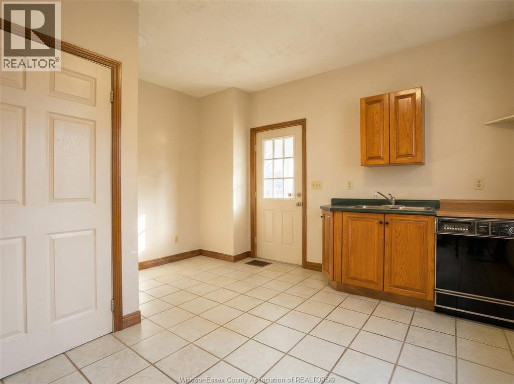 1069 Ouellette Avenue, Windsor, Ontario  N9A 4J8 - Photo 11 - 26003628