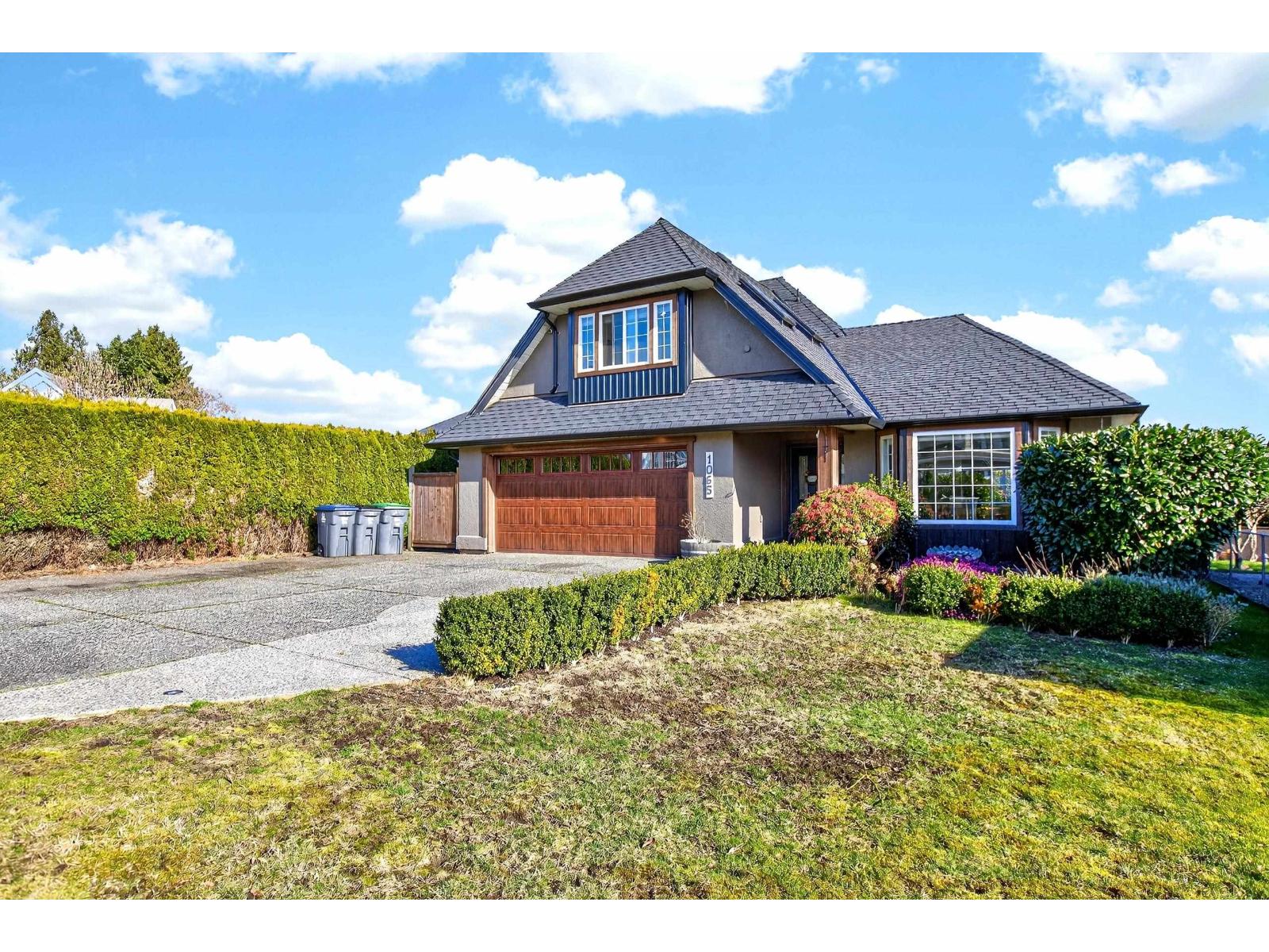 1065 King George Boulevard, Surrey, British Columbia  V4A 9S7 - Photo 2 - R3091272