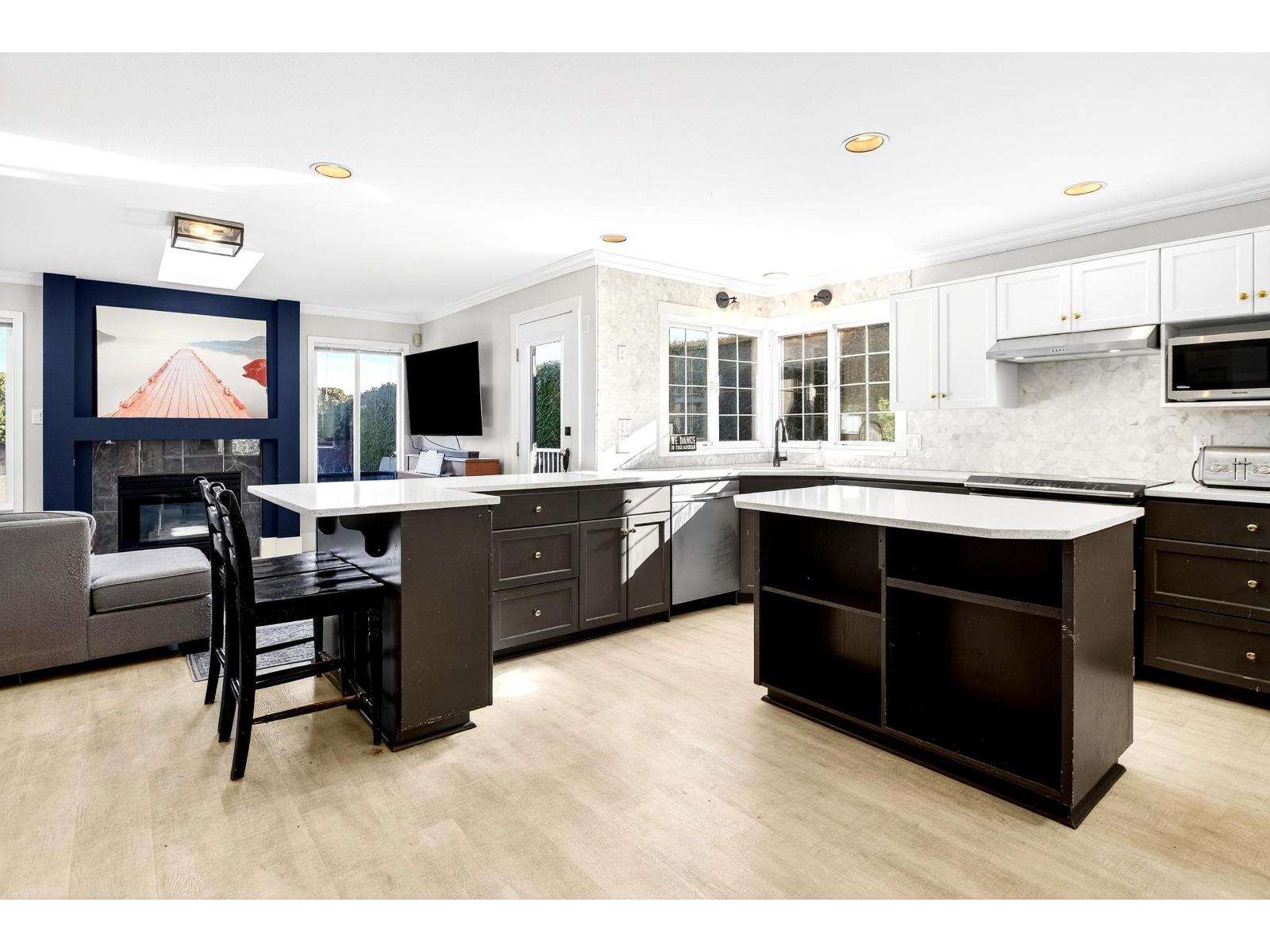 1065 King George Boulevard, Surrey, British Columbia  V4A 9S7 - Photo 11 - R3091272