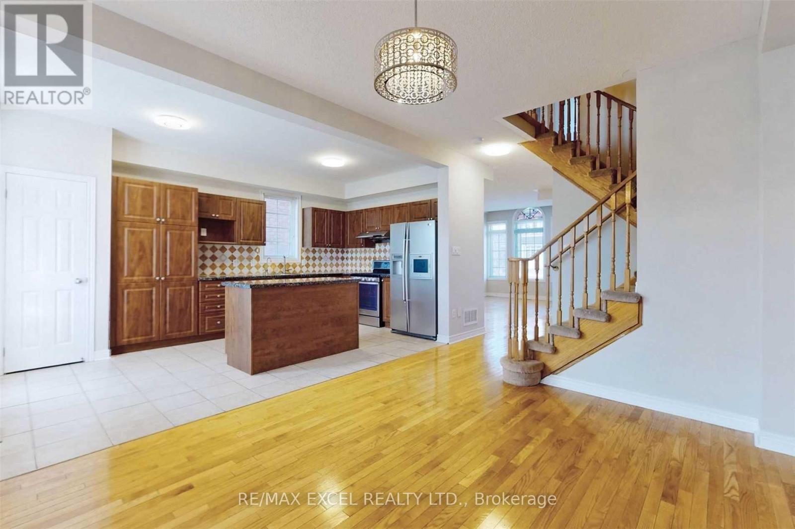 525 Country Glen Road, Markham, Ontario  L6B 1H4 - Photo 10 - N12808358