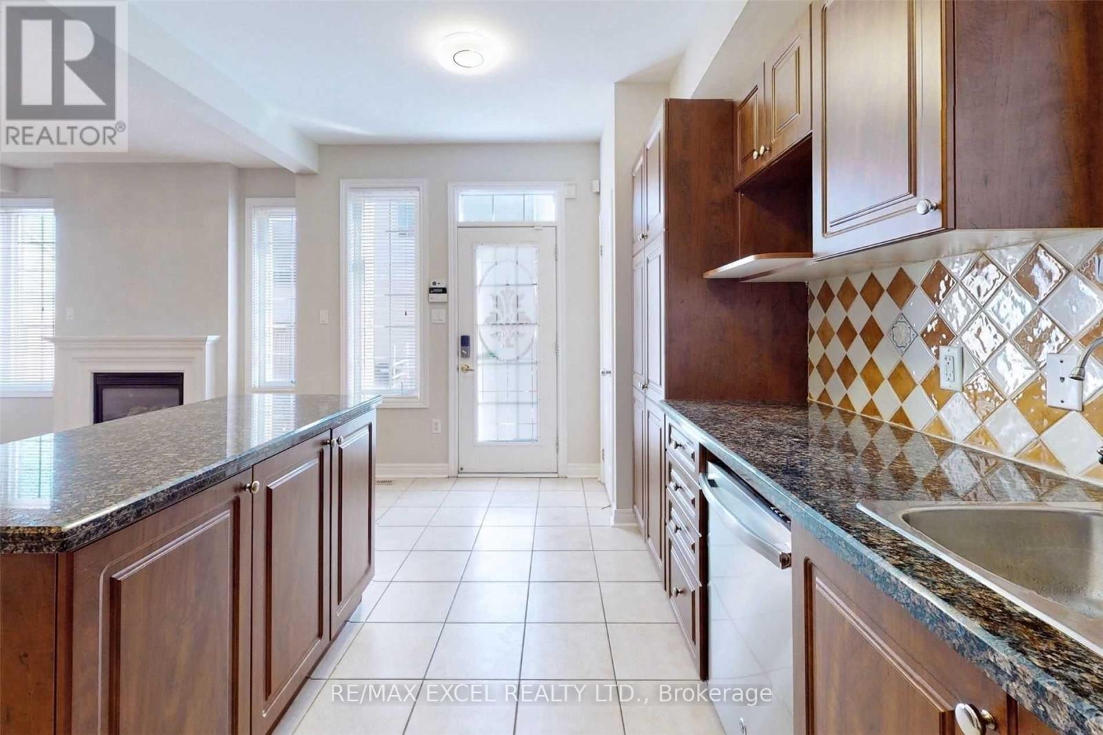 525 Country Glen Road, Markham, Ontario  L6B 1H4 - Photo 14 - N12808358