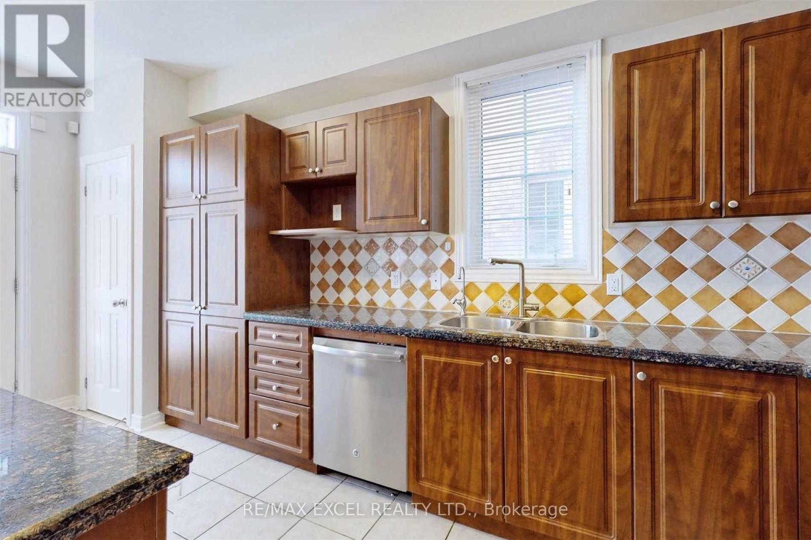 525 Country Glen Road, Markham, Ontario  L6B 1H4 - Photo 15 - N12808358