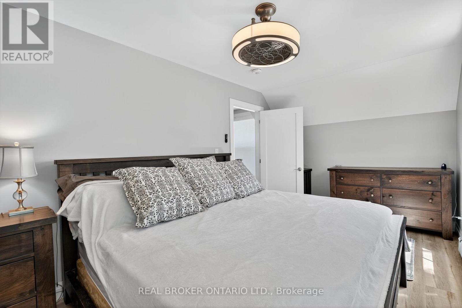 151 Atherley Road, Orillia, Ontario  L3V 1N5 - Photo 26 - S12808338