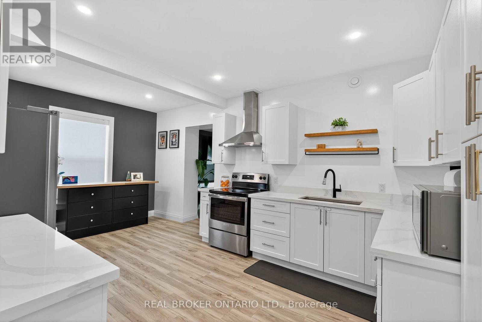 151 Atherley Road, Orillia, Ontario  L3V 1N5 - Photo 9 - S12808338