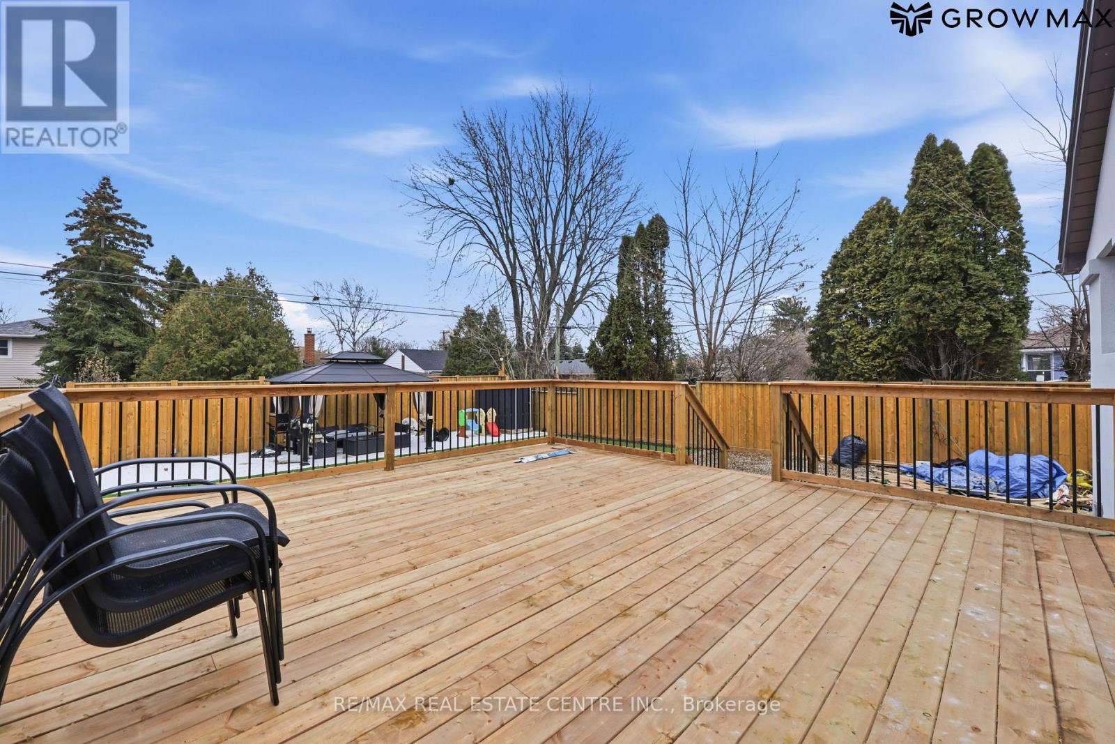 1328 Bunnell Drive, Burlington, Ontario  L7P 2E1 - Photo 19 - W12808350