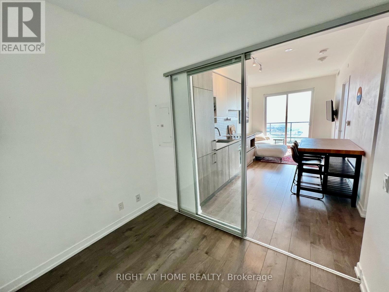 5007 - 950 Portage Parkway, Vaughan, Ontario  L4K 0J7 - Photo 7 - N12808268