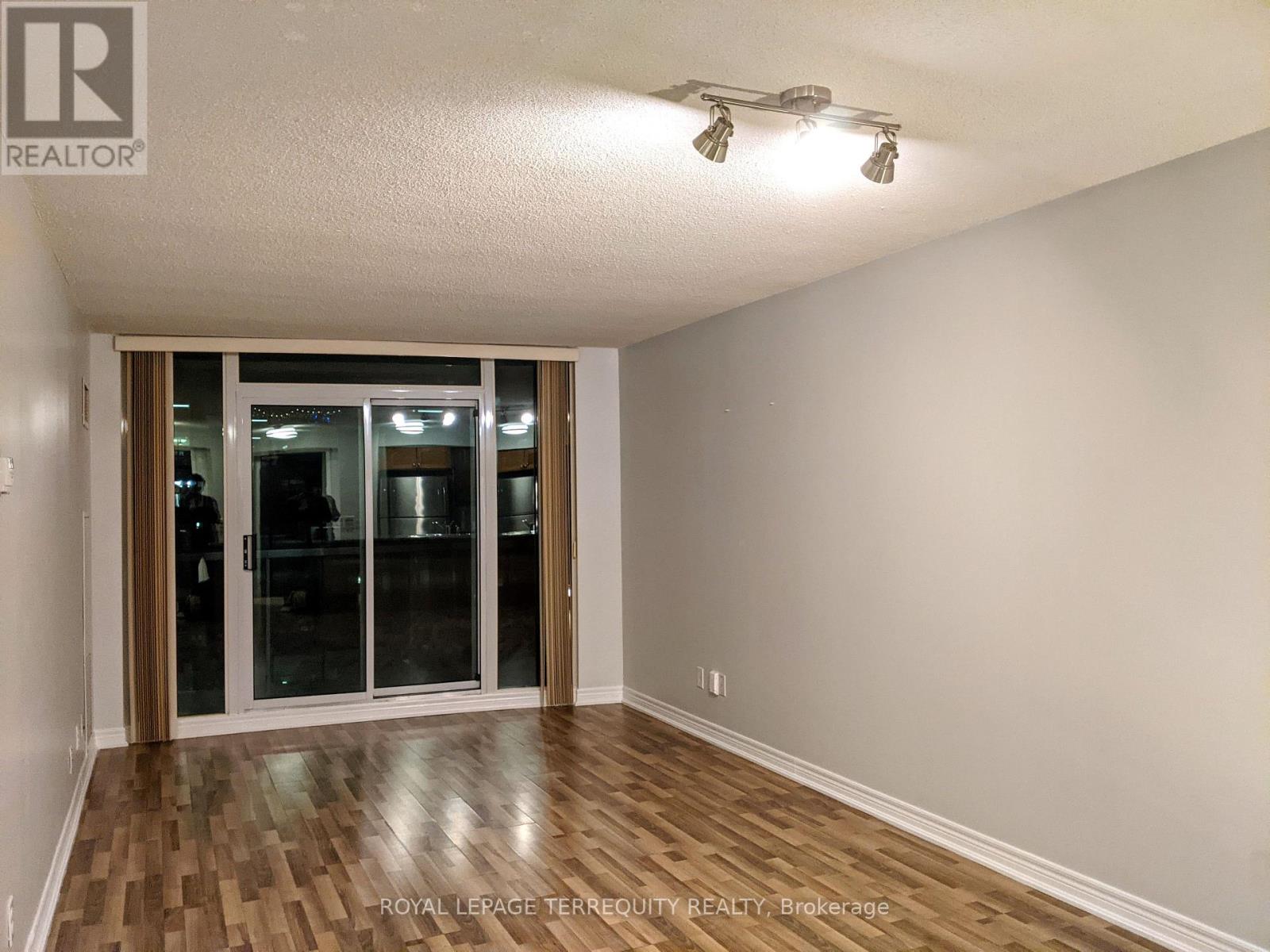 3708 - 30 Grand Trunk Crescent, Toronto, Ontario  M5J 3A3 - Photo 4 - C12808380