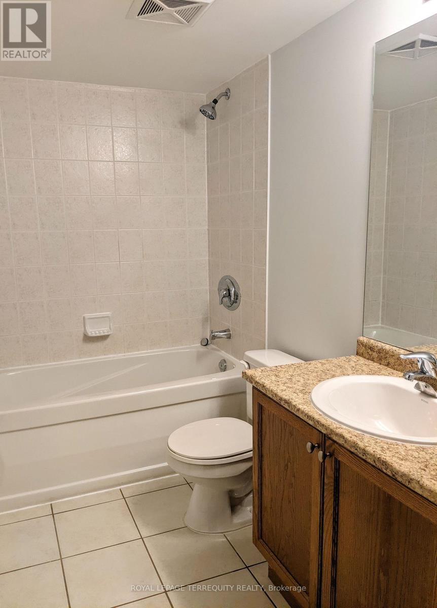 3708 - 30 Grand Trunk Crescent, Toronto, Ontario  M5J 3A3 - Photo 5 - C12808380