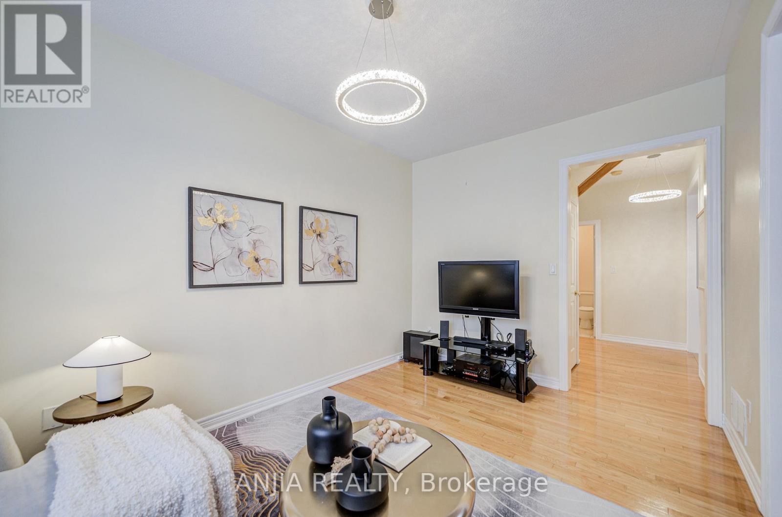 18 Orr Farm Road, Markham, Ontario L6C 0A3 - Photo 15 - N12805732