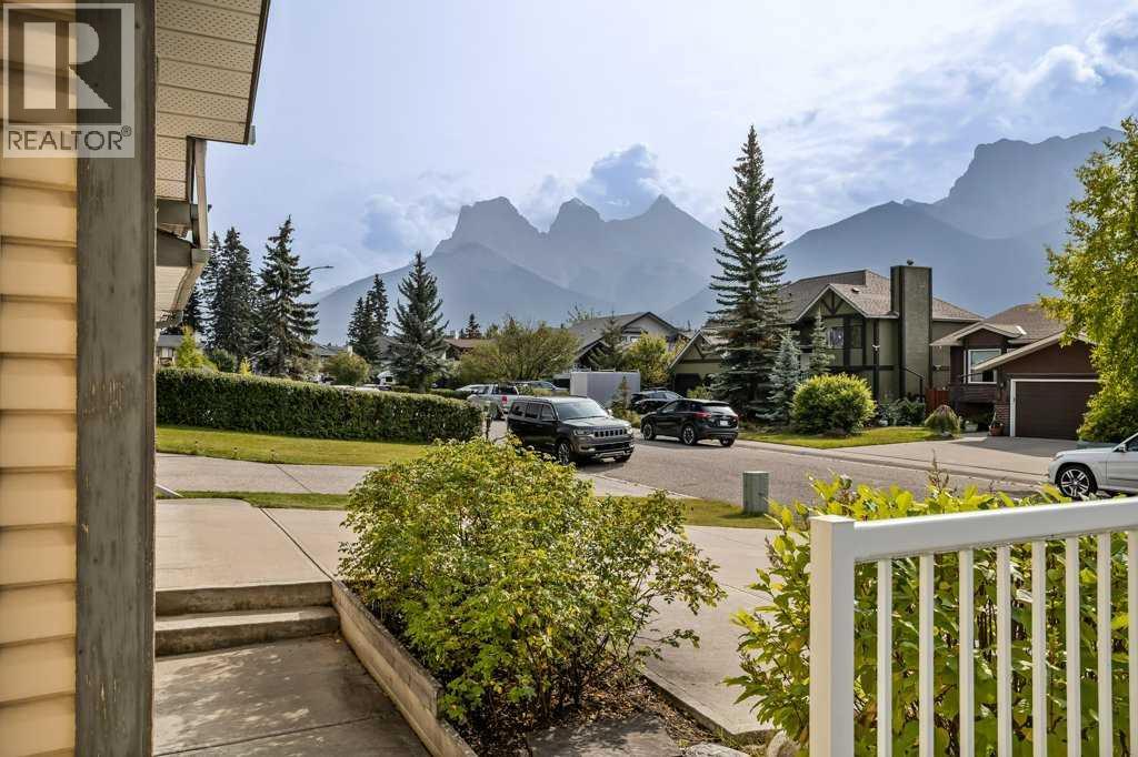 319 Hoodoo Crescent, Canmore, Alberta  T1W 1A8 - Photo 3 - A2257934
