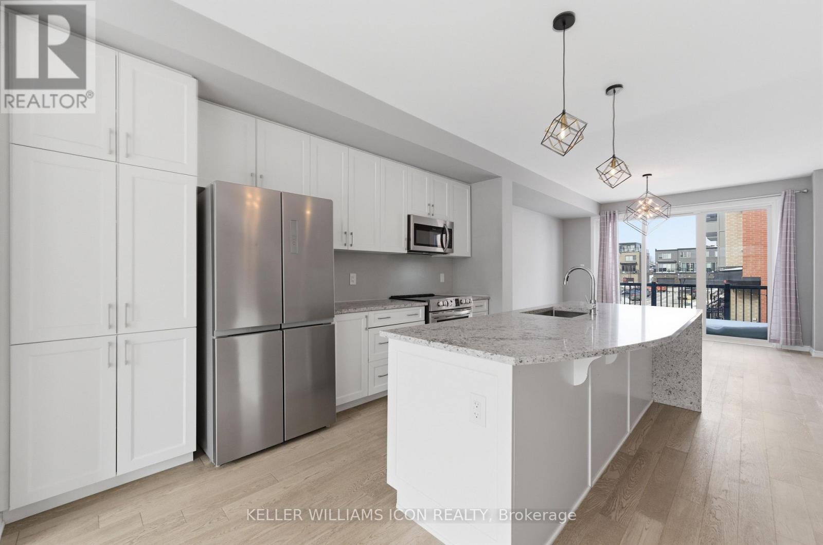 829 Mikinak Road, Ottawa, Ontario  K1K 4Z9 - Photo 10 - X12808388