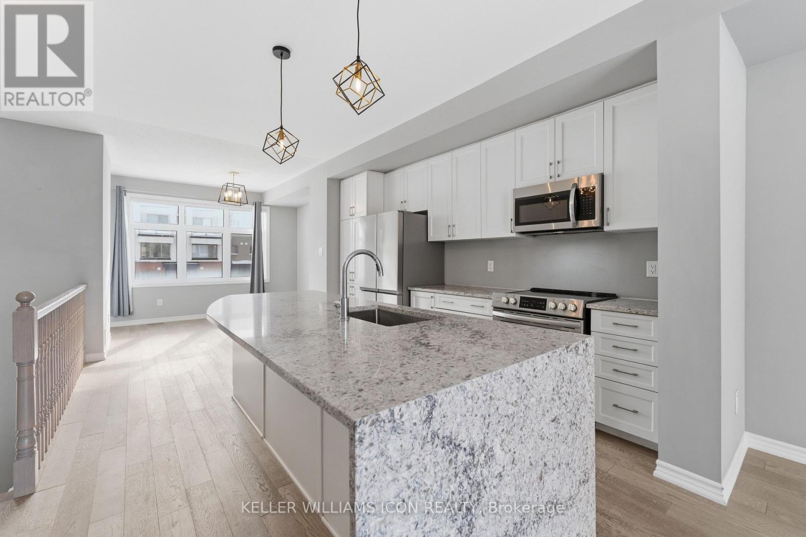 829 Mikinak Road, Ottawa, Ontario  K1K 4Z9 - Photo 13 - X12808388