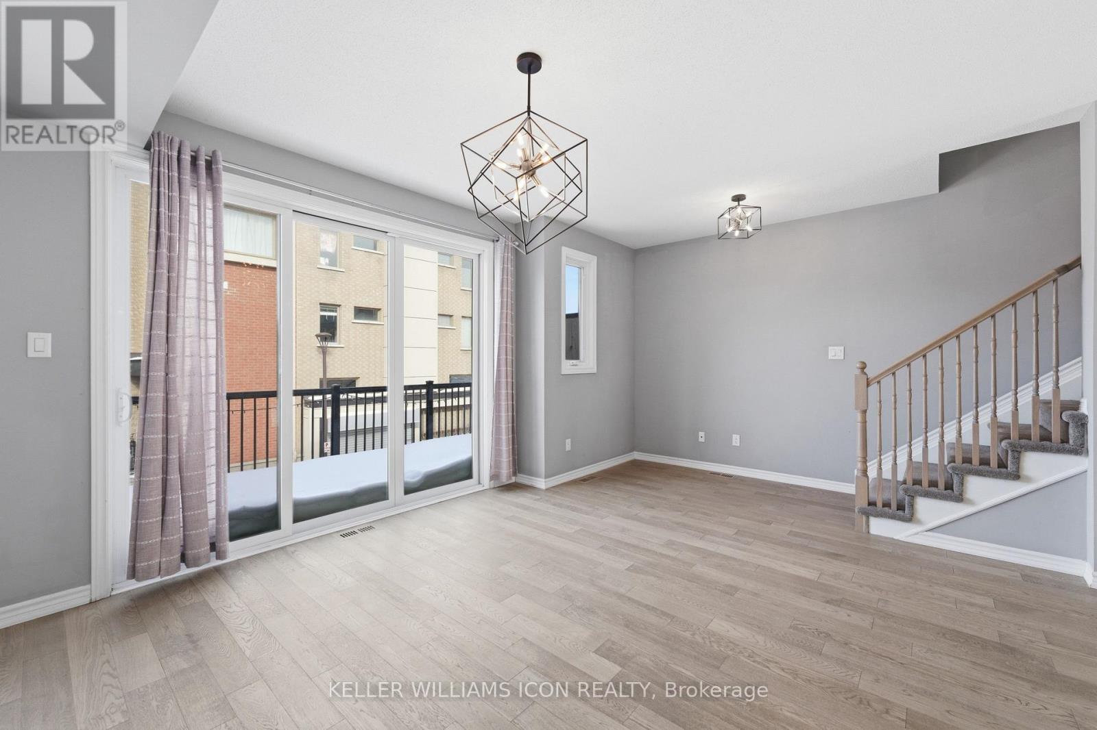 829 Mikinak Road, Ottawa, Ontario  K1K 4Z9 - Photo 15 - X12808388