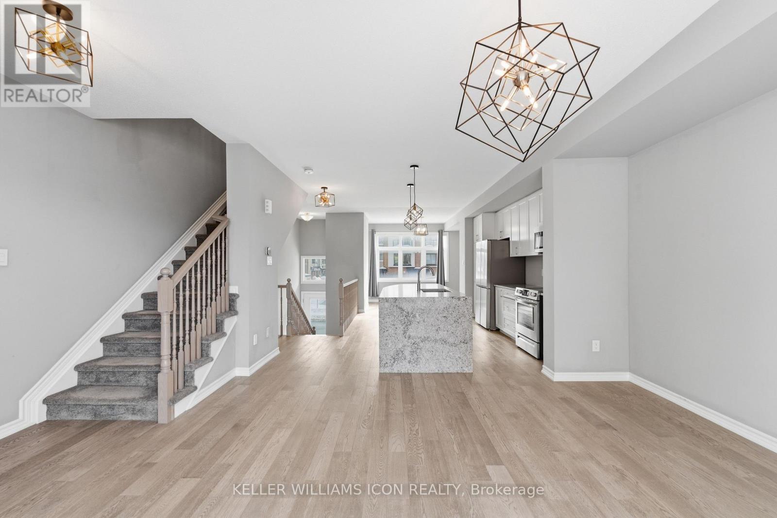 829 Mikinak Road, Ottawa, Ontario  K1K 4Z9 - Photo 17 - X12808388