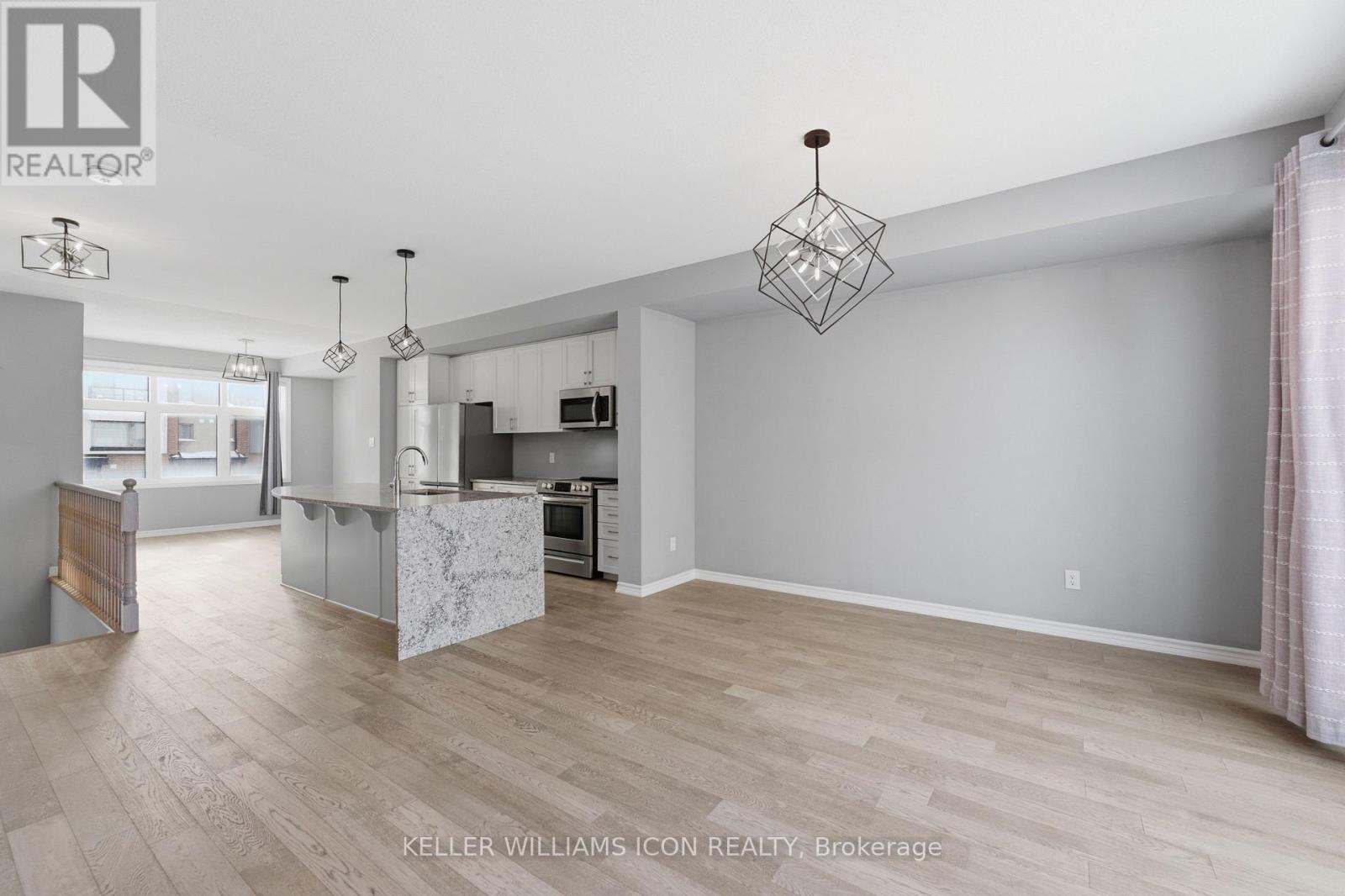 829 Mikinak Road, Ottawa, Ontario  K1K 4Z9 - Photo 18 - X12808388