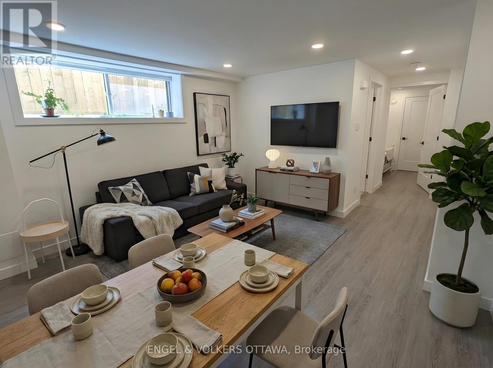 B - 125 Carruthers Avenue N, Ottawa, Ontario  K1Y 1N4 - Photo 4 - X12808392