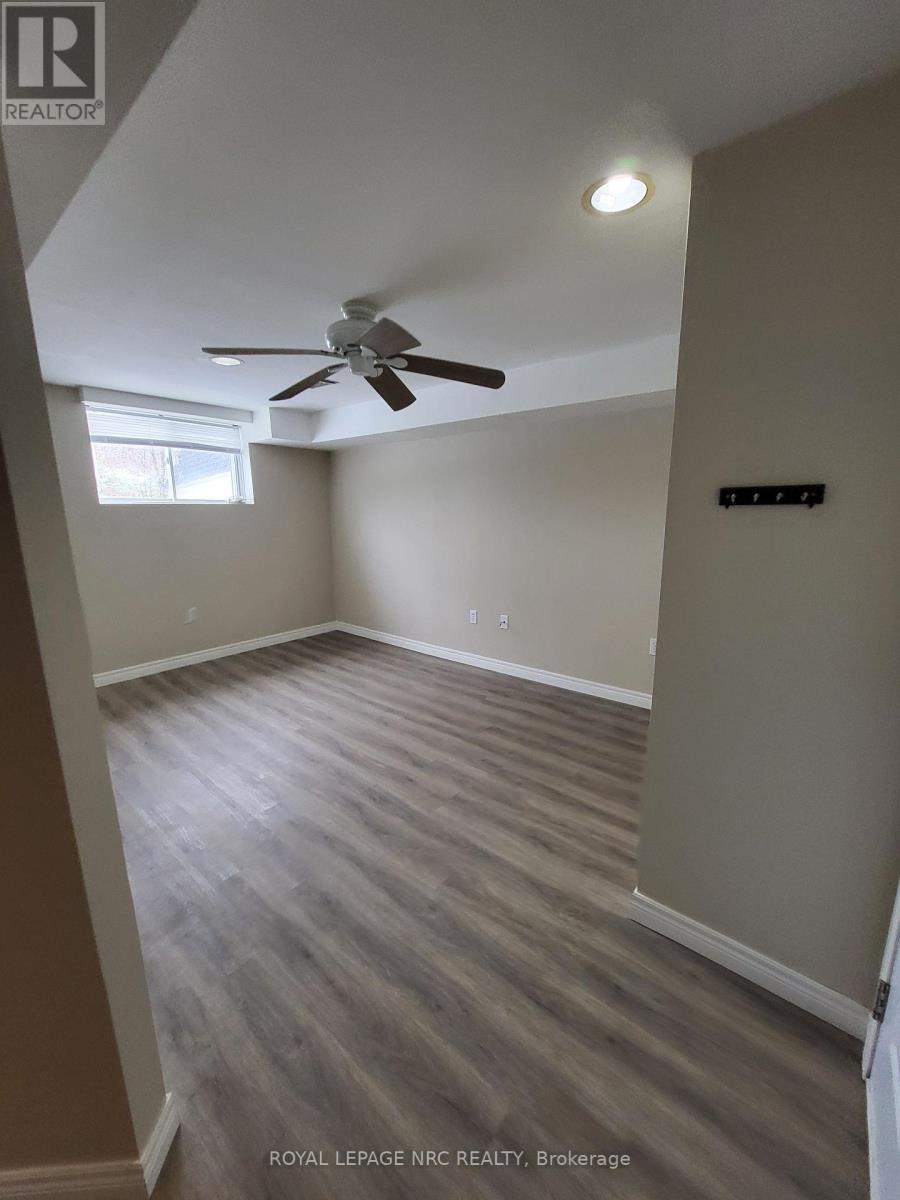 Lower - 32 Mcdougall Drive, Thorold, Ontario  L2V 4C4 - Photo 5 - X12808394