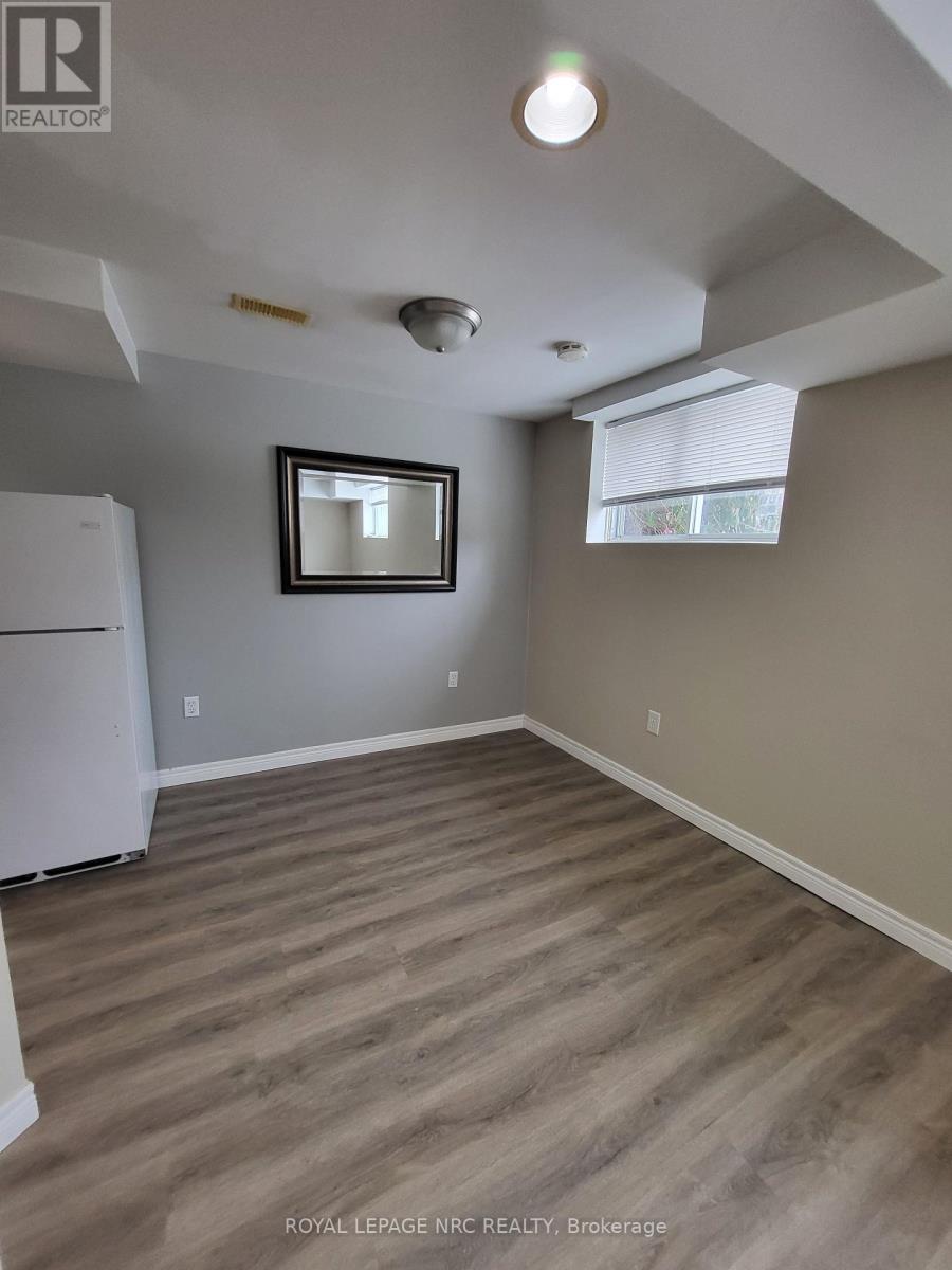 Lower - 32 Mcdougall Drive, Thorold, Ontario  L2V 4C4 - Photo 7 - X12808394