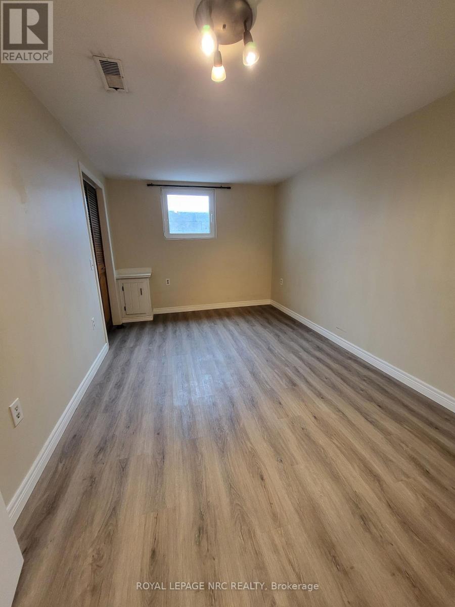 Lower - 32 Mcdougall Drive, Thorold, Ontario  L2V 4C4 - Photo 8 - X12808394