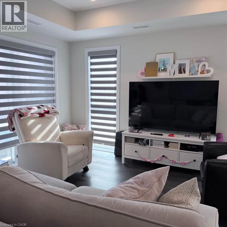 32 Urbane Boulevard, Kitchener, Ontario  N2E 0H8 - Photo 4 - 40804280