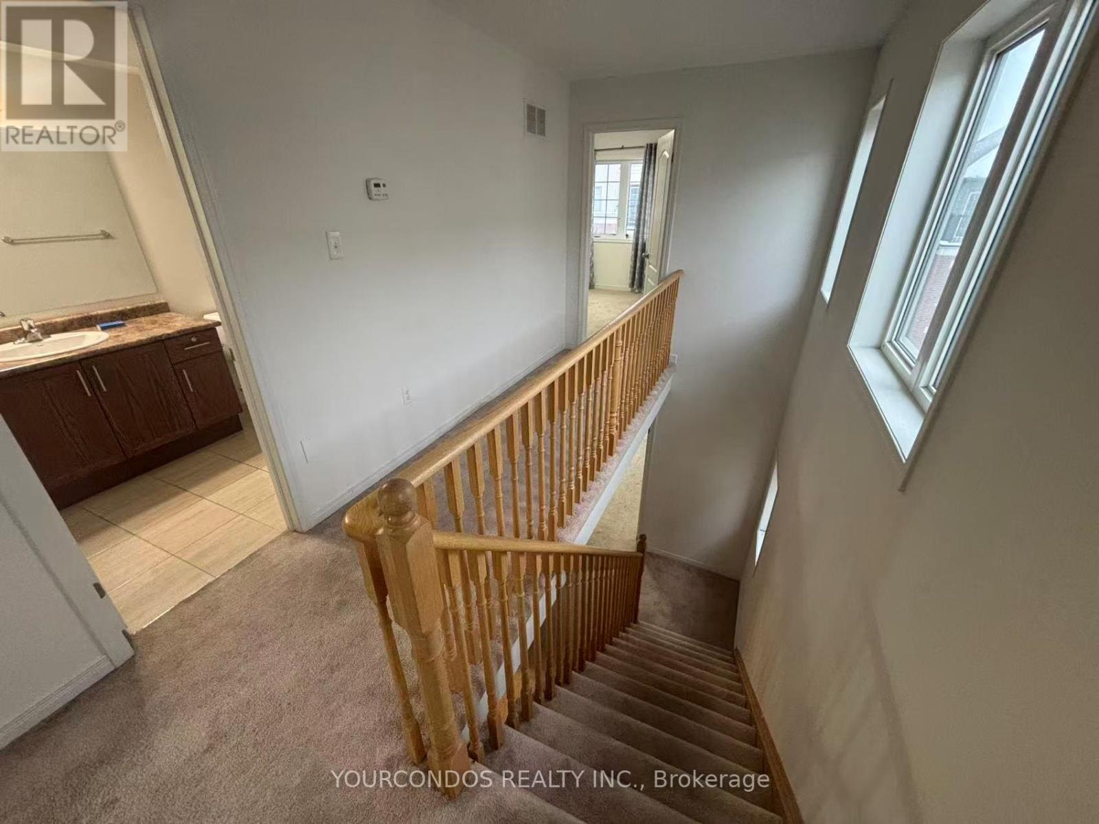 38 Filly Path, Oshawa, Ontario  L1L 0K9 - Photo 10 - E12808400