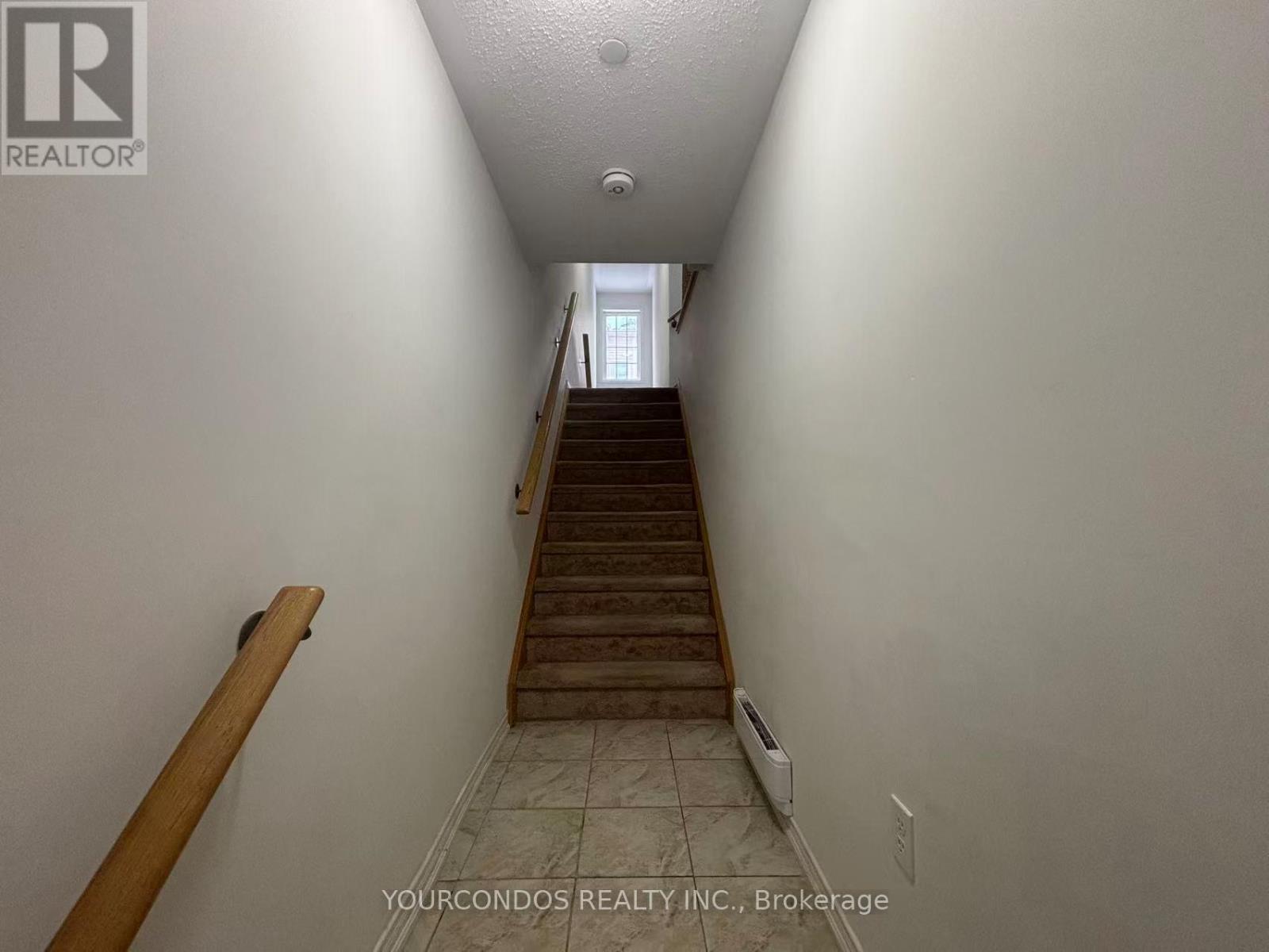 38 Filly Path, Oshawa, Ontario  L1L 0K9 - Photo 2 - E12808400