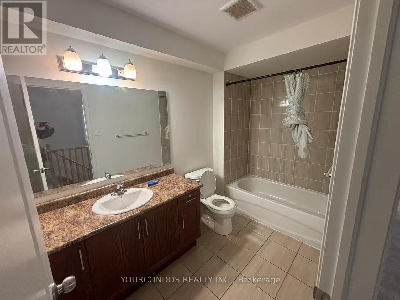 38 Filly Path, Oshawa, Ontario  L1L 0K9 - Photo 9 - E12808400