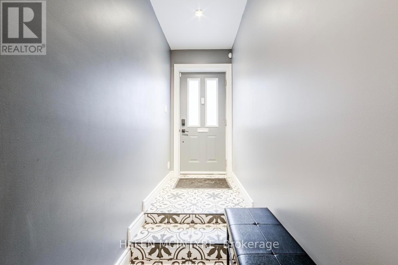 52 Cormier Heights, Toronto, Ontario  M8Z 0B5 - Photo 39 - W12808382